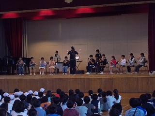 R8music0916.jpg