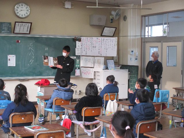 20220117yomikikase010.JPG