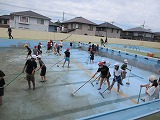 R70604pool13.jpg