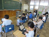 R70528typing4.jpg