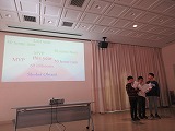 R71214EF8.jpg
