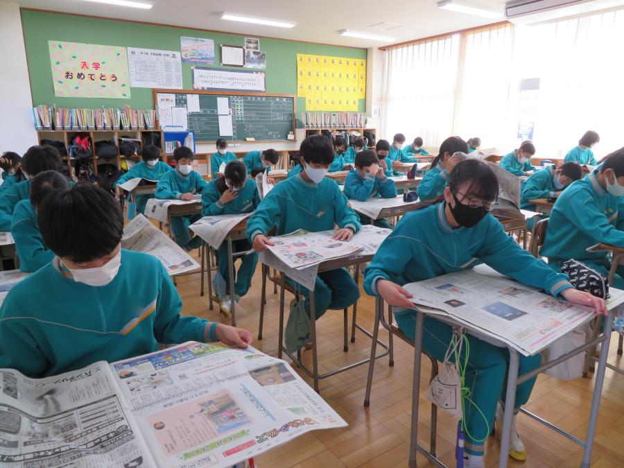 R21020新聞の日02